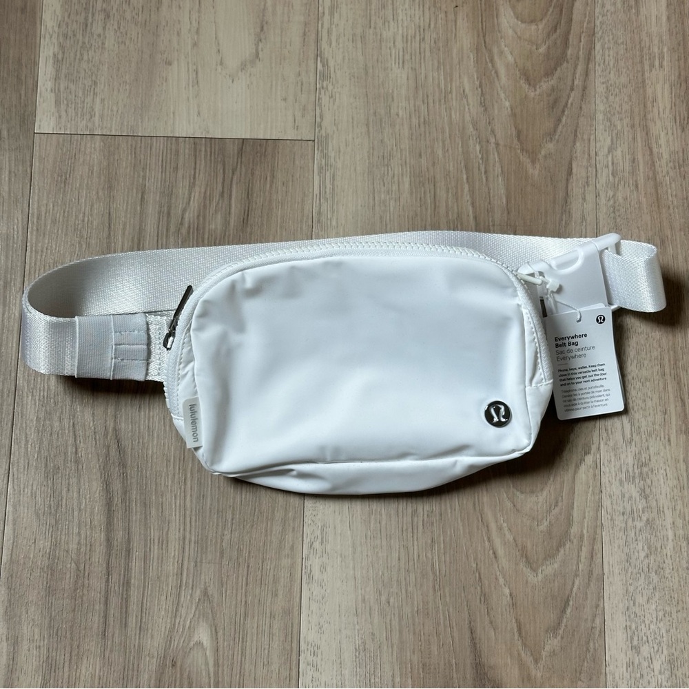 ‘lululemon’ everywhere belt bag 1L